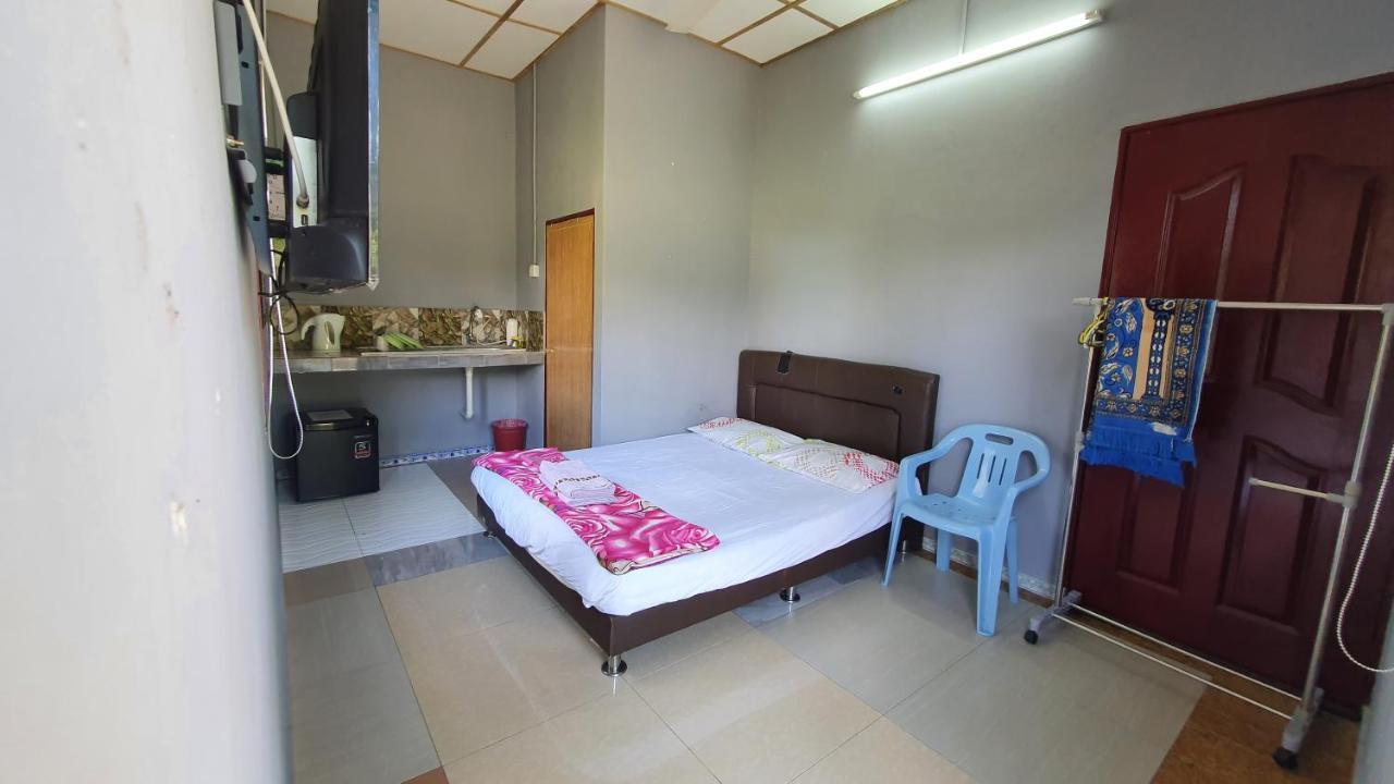 Chalet Kampong Semawar Kuala Kangsar Esterno foto