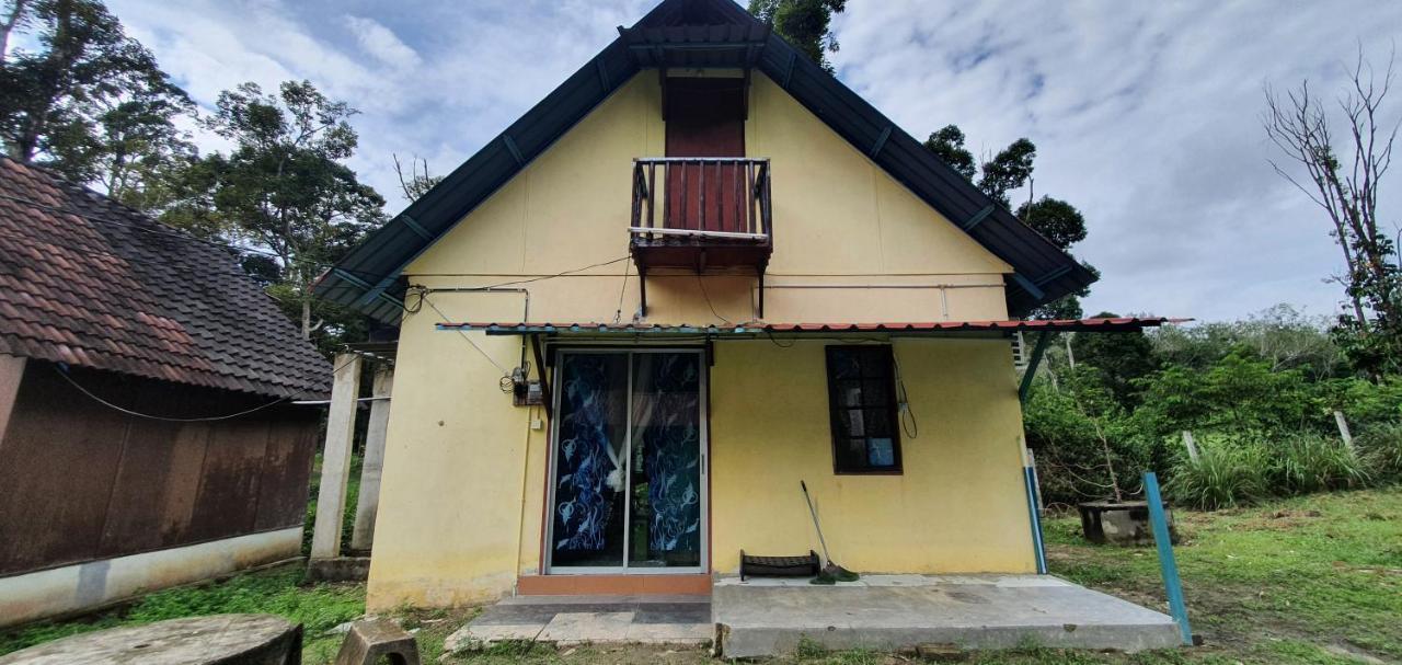 Chalet Kampong Semawar Kuala Kangsar Esterno foto