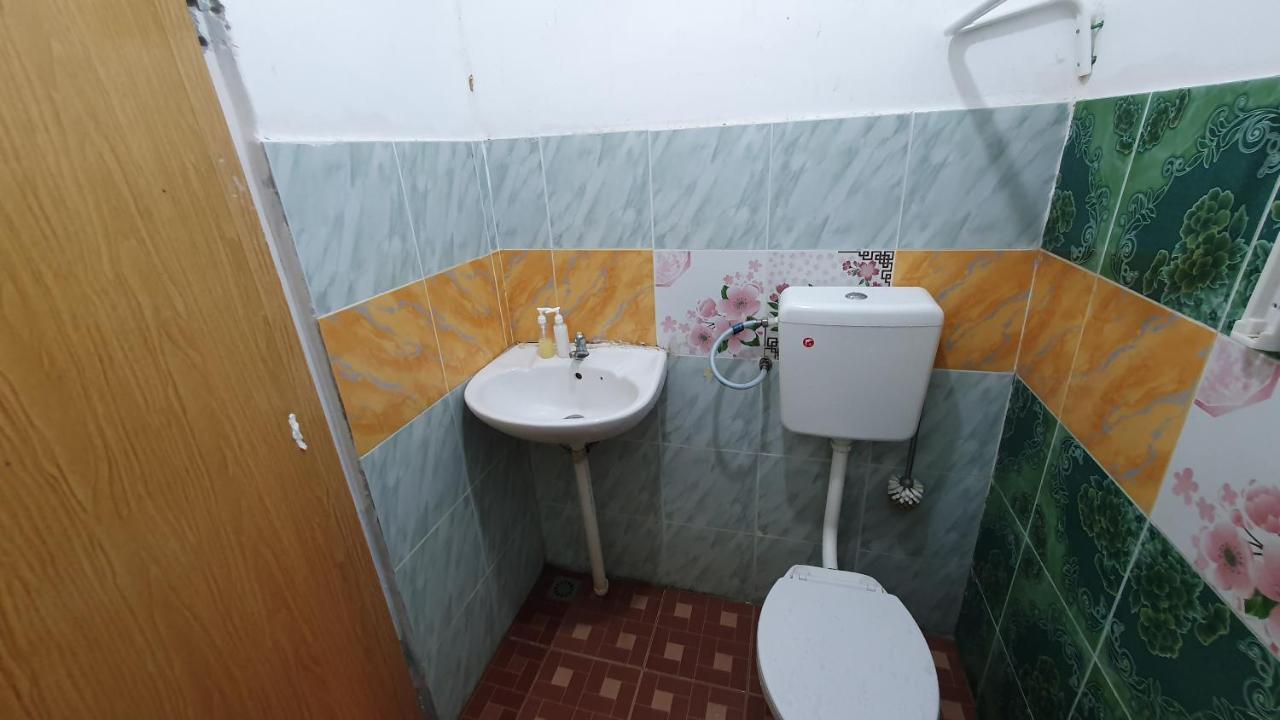 Chalet Kampong Semawar Kuala Kangsar Esterno foto