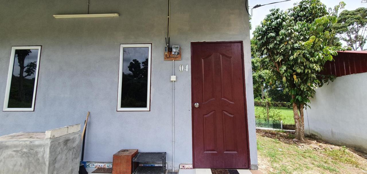 Chalet Kampong Semawar Kuala Kangsar Esterno foto