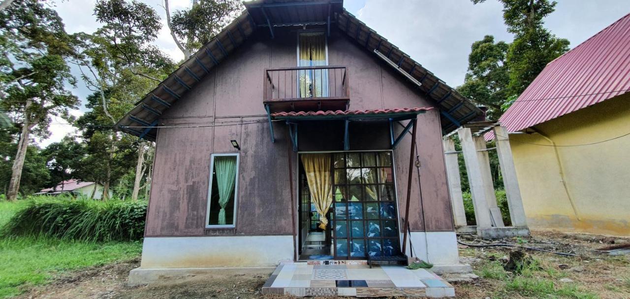 Chalet Kampong Semawar Kuala Kangsar Esterno foto
