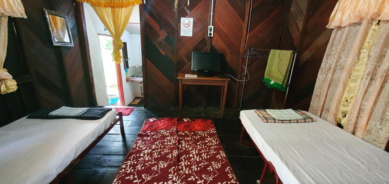 Chalet Kampong Semawar Kuala Kangsar Esterno foto