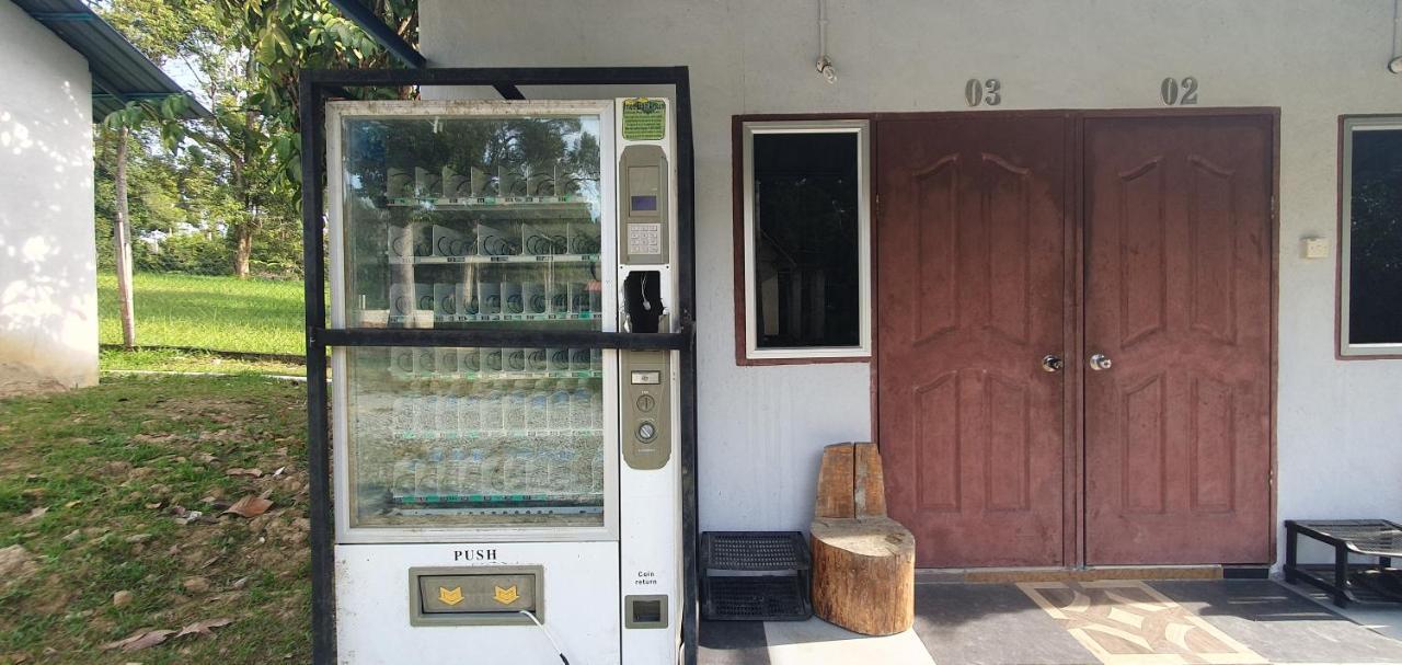 Chalet Kampong Semawar Kuala Kangsar Esterno foto