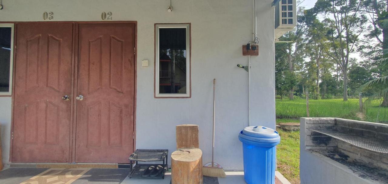 Chalet Kampong Semawar Kuala Kangsar Esterno foto