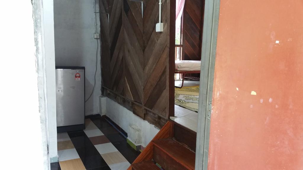 Chalet Kampong Semawar Kuala Kangsar Esterno foto